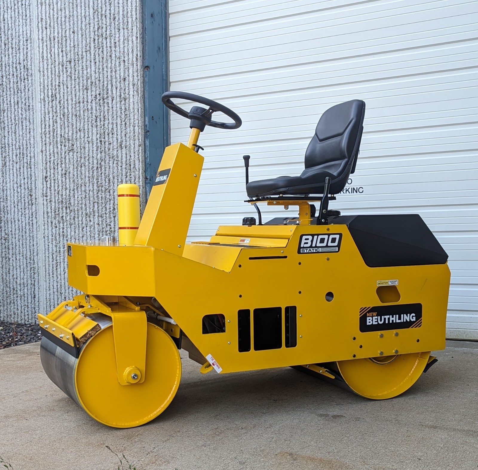 B155 1-1/2 TON VIBRATORY COMPACTOR - Beuthling